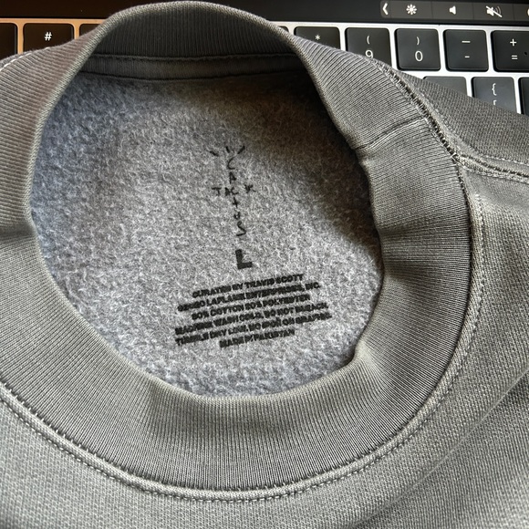 2018 CACTUS JACK x PLAYSTATION CREWNECK GREY SIZE LARGE - Picture 6 of 6